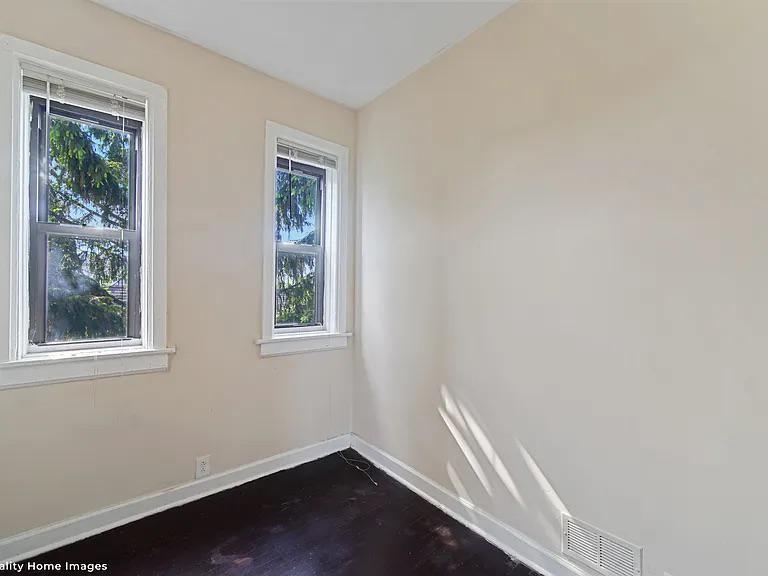 Building Photo - 2701 W 24th Pl