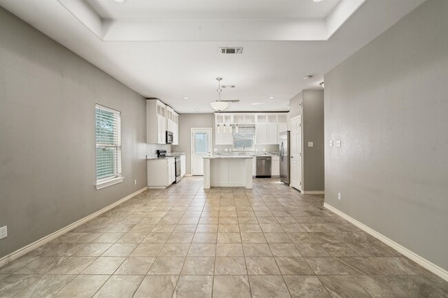 Building Photo - 1013 Tesoro Hills