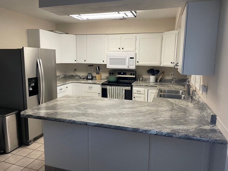 Kitchen-1 - 212 Saguarro Dr