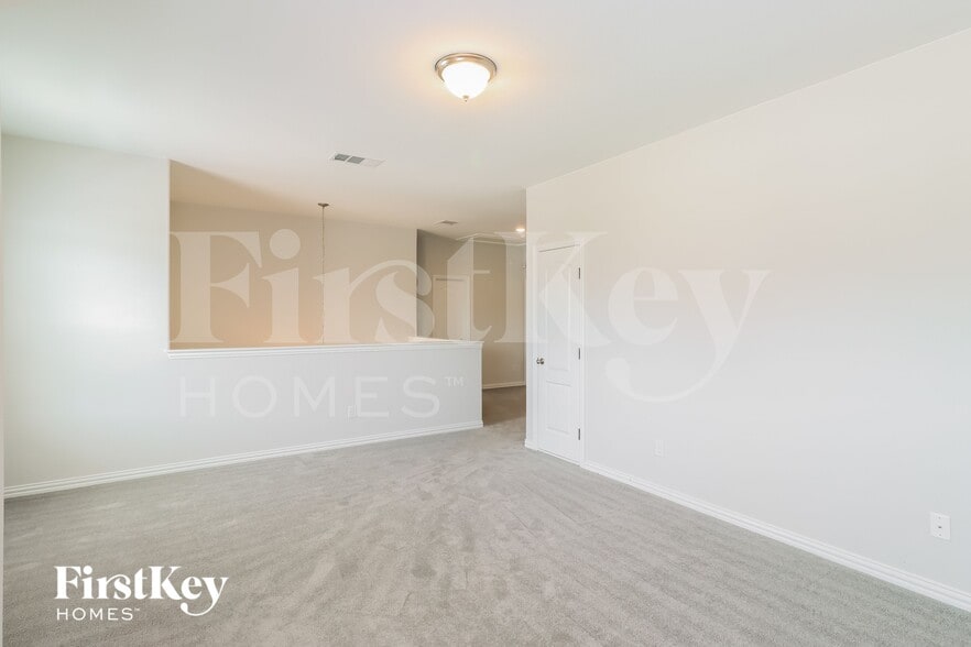Building Photo - 548 Pheasant Hill Ln