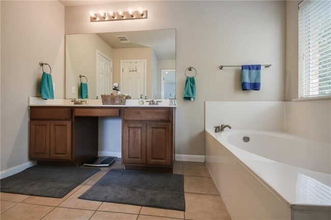 Building Photo - 4490 Heritage Well Ln