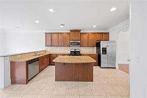 Building Photo - 15 Creekwater Dr
