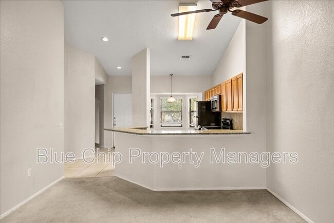 Building Photo - 7809 Sugar Bend Dr