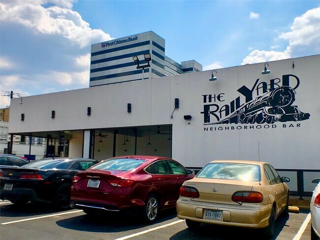 Building Photo - 2104 Bancroft Ln