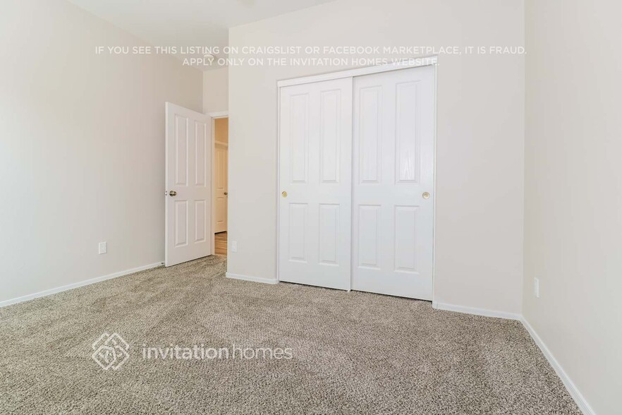 Building Photo - 15949 W Mauna Loa Ln