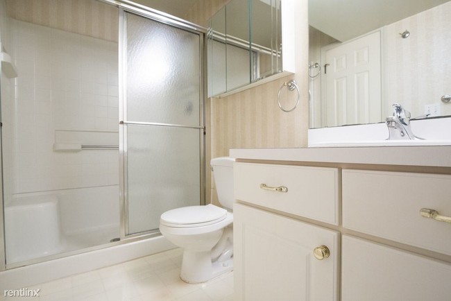 Building Photo - 2 br, 3 bath Condo - 6029 Steeplechase Dr