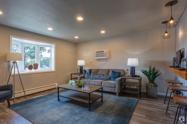 Leasing Office - Central Heights