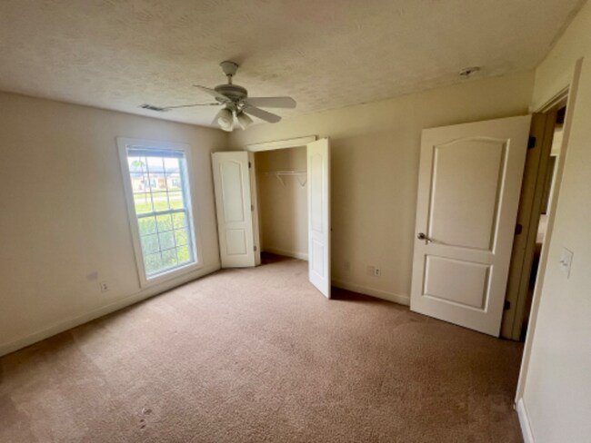 Building Photo - 16 Cotton Ct