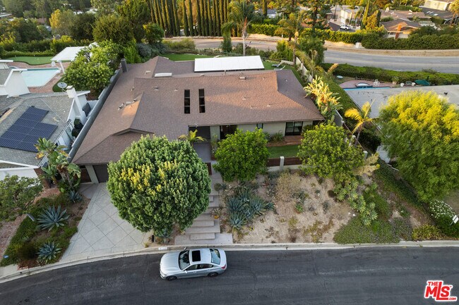 Building Photo - 3235 Steven Dr