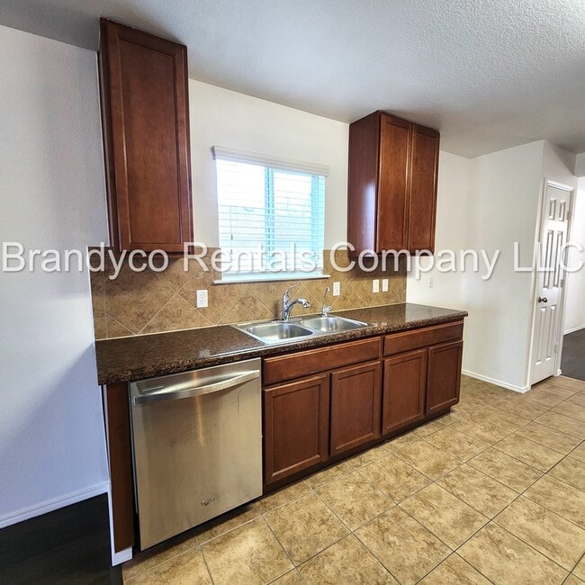 Building Photo - 411 Taurus Dr