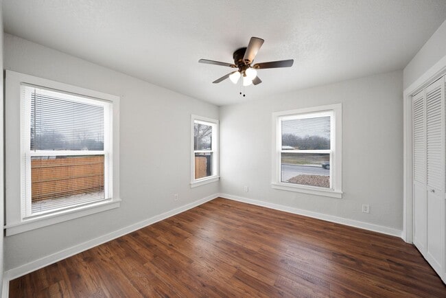 Building Photo - Charming Home Awaits: Spacious & Modern Living in a Prime Location