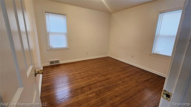 Building Photo - 49 E Fairmount Ave