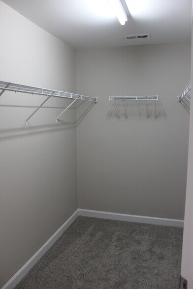 Building Photo - 749 Swan Neck Ln