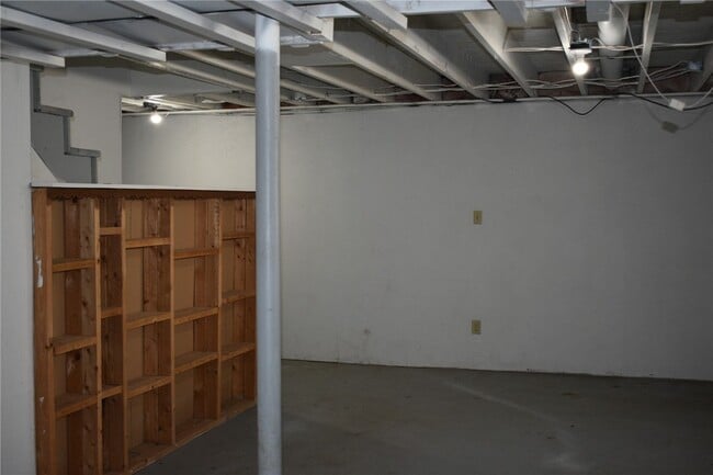 Building Photo - 16407 Westglen Farms Dr