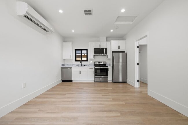 Building Photo - 16245 1/2 Chatsworth Street