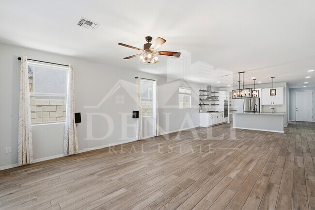 Building Photo - 4220 S Macy Cir