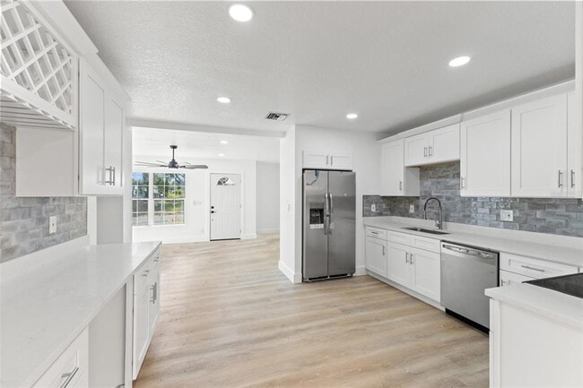 Building Photo - 4504 S 26th Ave