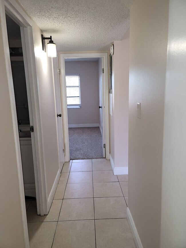 Building Photo - Prime Location for a great price!