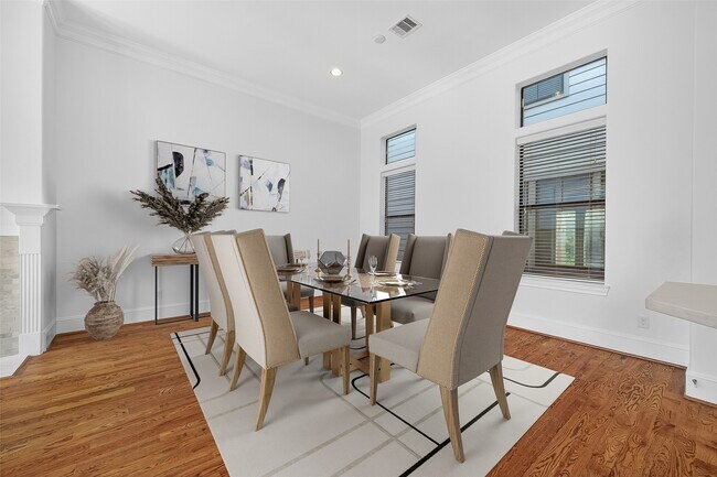 Building Photo - 2506 Maxroy St