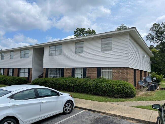 Building Photo - Citronelle Square