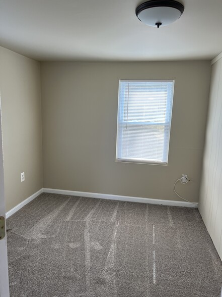 bed #2 - 404 Schucks Rd