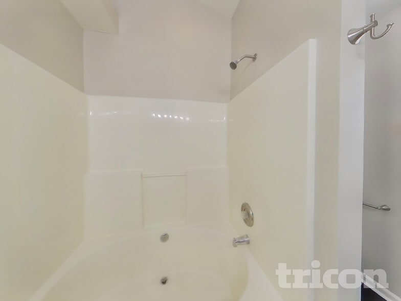 Building Photo - 716 Sweetwater Cir