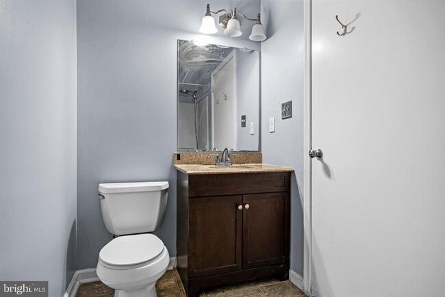 Building Photo - 703 Quail Rd