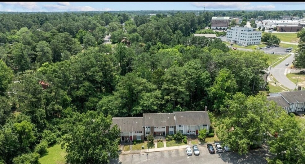 Building Photo - 595 Winding Creek Rd