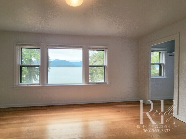 Building Photo - Waterfront Tudor | Private, Vintage Charm with Casita