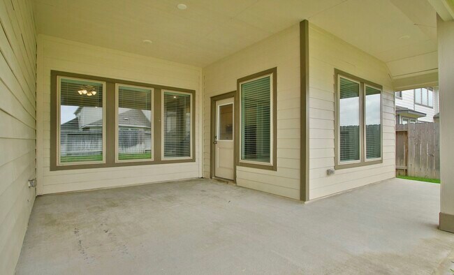 Building Photo - 31611 Lyle Mnr Dr