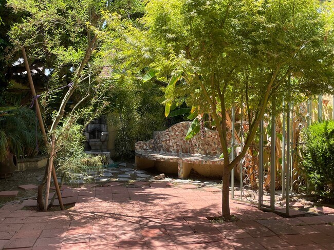 Backyard - 835 S Holt Ave