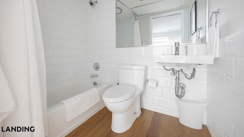 Building Photo - 135 Adams St