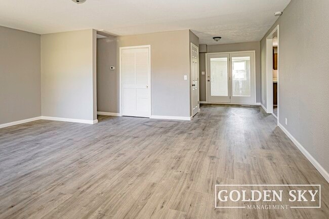 Building Photo - 1700 N Manring Ave