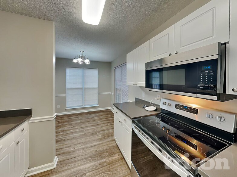 Building Photo - 12524 Cumberland Crest Dr