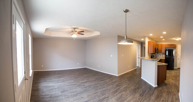 Building Photo - 805 Windmill Dr