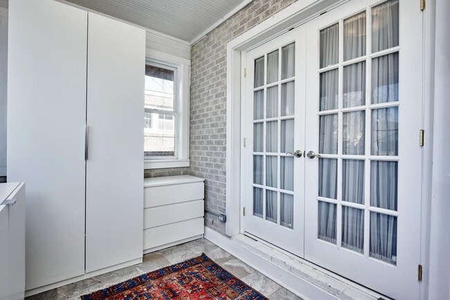 Building Photo - Long Realty & Property Management - Lovely Park Hill Home