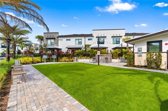 Building Photo - 8366 NW 7th Ct