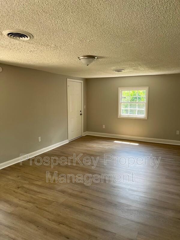 Building Photo - 5021 Greensboro Ct