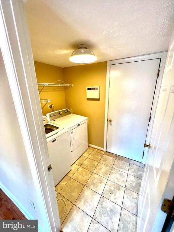 Building Photo - 4306 Lord Fairfax Ct