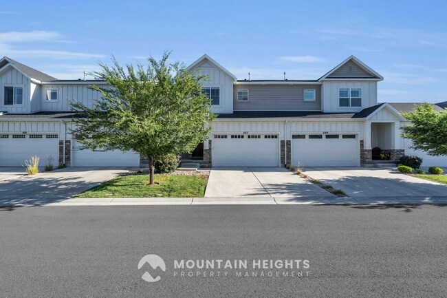 Building Photo - 607 Sawback Ln