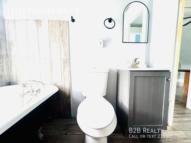 Building Photo - 11521 Tuscora Ave