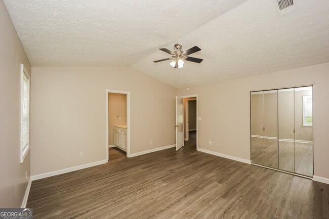 Building Photo - 5818 Mistyview Dr