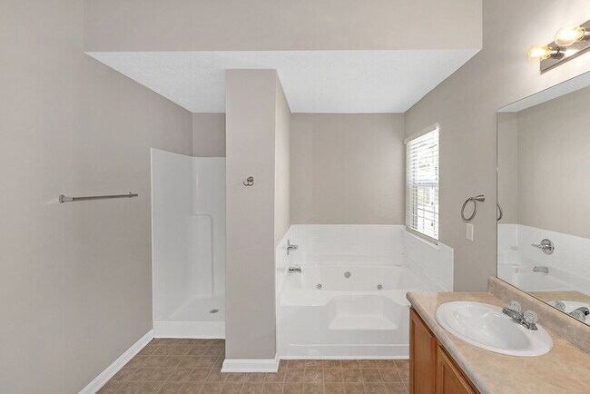 Building Photo - 2520 Thunder Basin Way