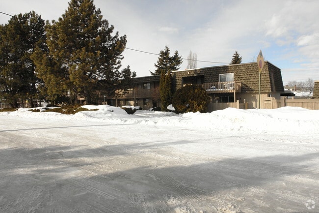 Building Photo - Chateau East & West Apartments