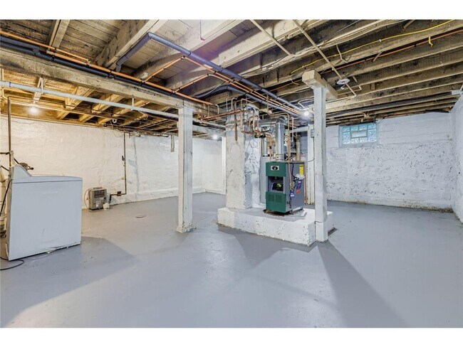 Building Photo - 2939 Russell Ave N