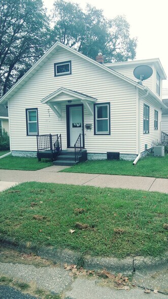 front - 2110 Mississippi St