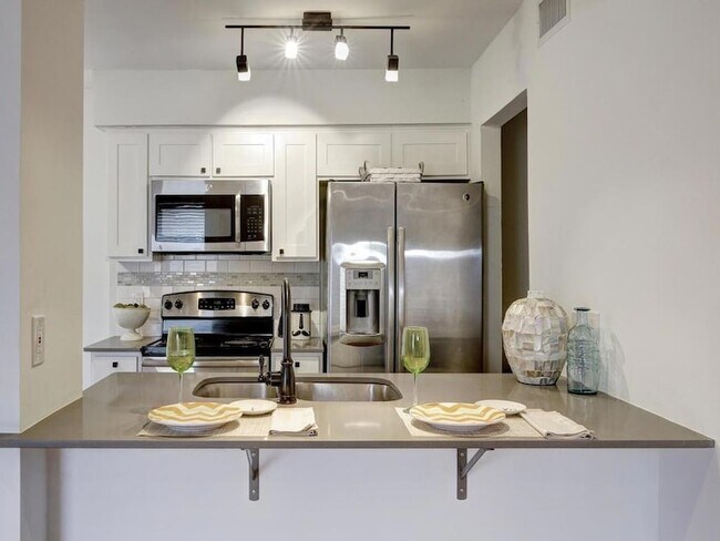 Building Photo - 3500 Alpine Cir