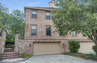 Building Photo - 4 Dearburn Ct