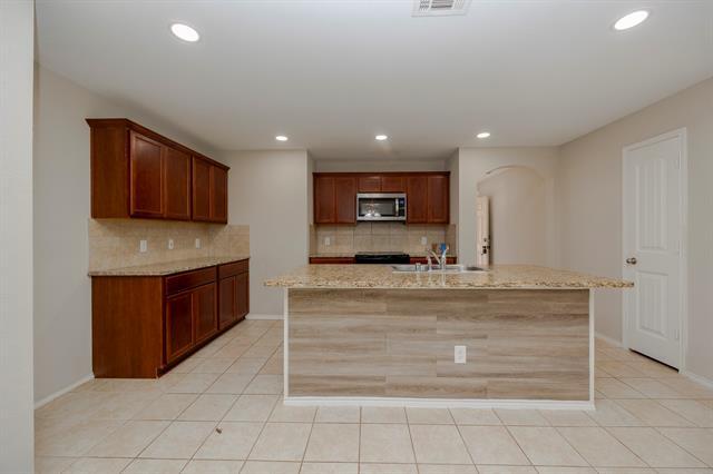 Building Photo - 2544 Saldana Dr