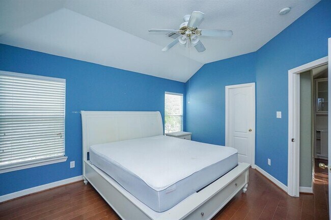 Building Photo - 5815 Coral Springs Ct